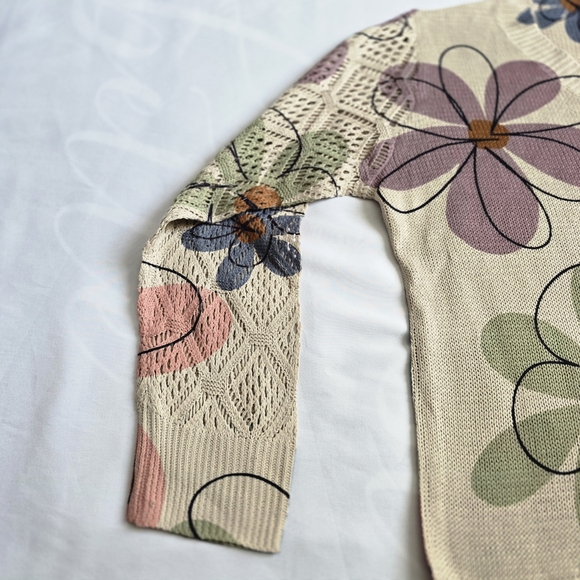 Floral Knit Long Sleeve Women's Top - Picture 2 of 6